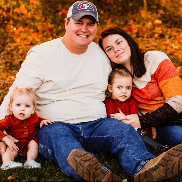 Meet your Posher! - Picture 1 of 3